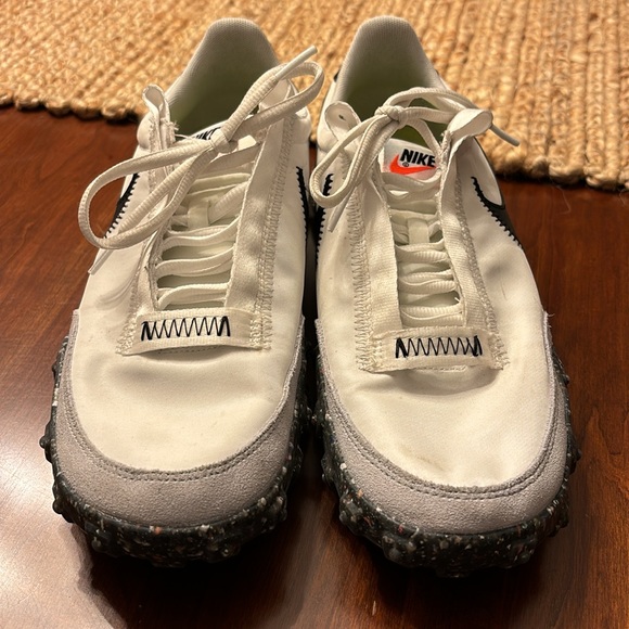 Nike white, and black sneakers - Picture 4 of 9